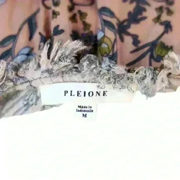 PLEIONE Plise Sleeveless Peach Floral Blouse Tie Neck Frayed Edges Size Medium - Picture 4 of 8